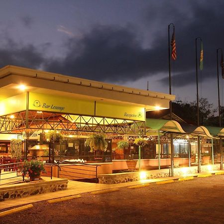 Park Hotel Santa Cruz Verapaz Bagian luar foto