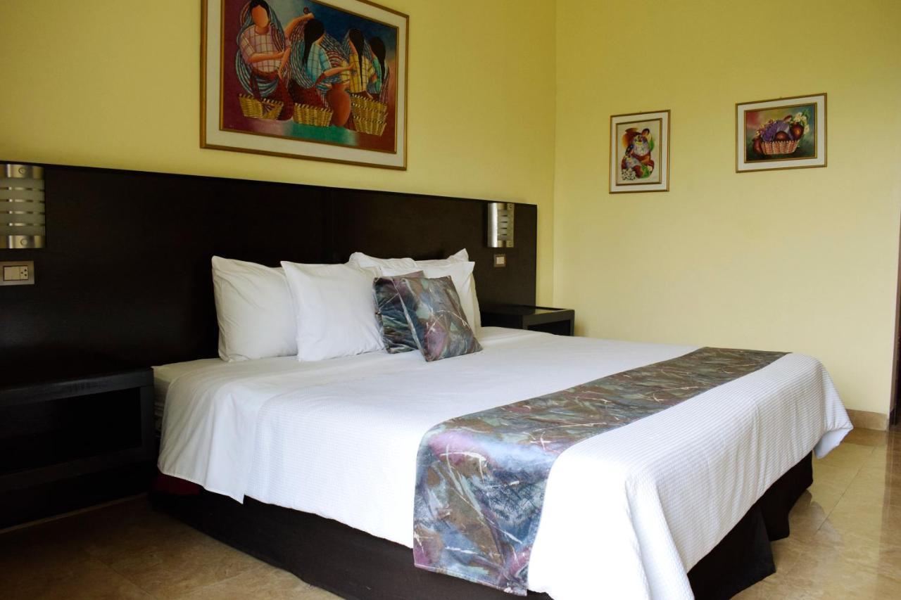Park Hotel Santa Cruz Verapaz Bagian luar foto