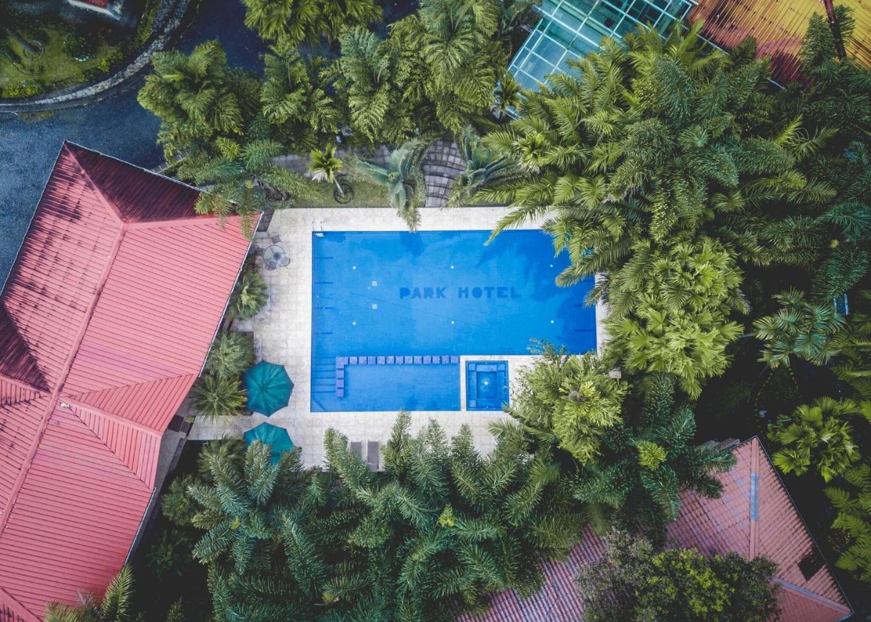 Park Hotel Santa Cruz Verapaz Bagian luar foto