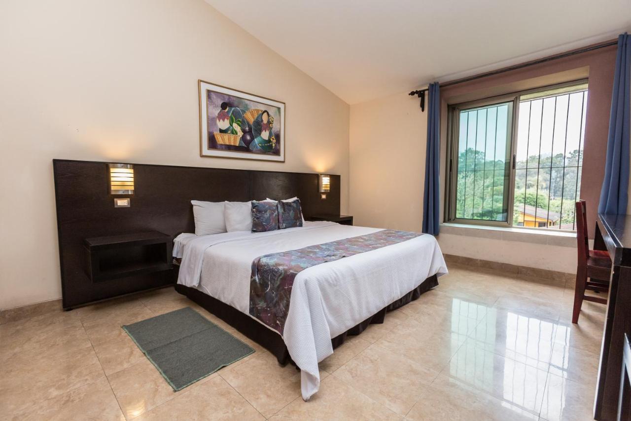 Park Hotel Santa Cruz Verapaz Bagian luar foto