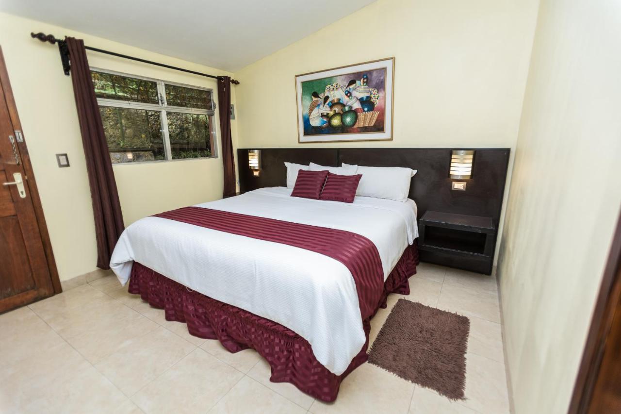 Park Hotel Santa Cruz Verapaz Bagian luar foto