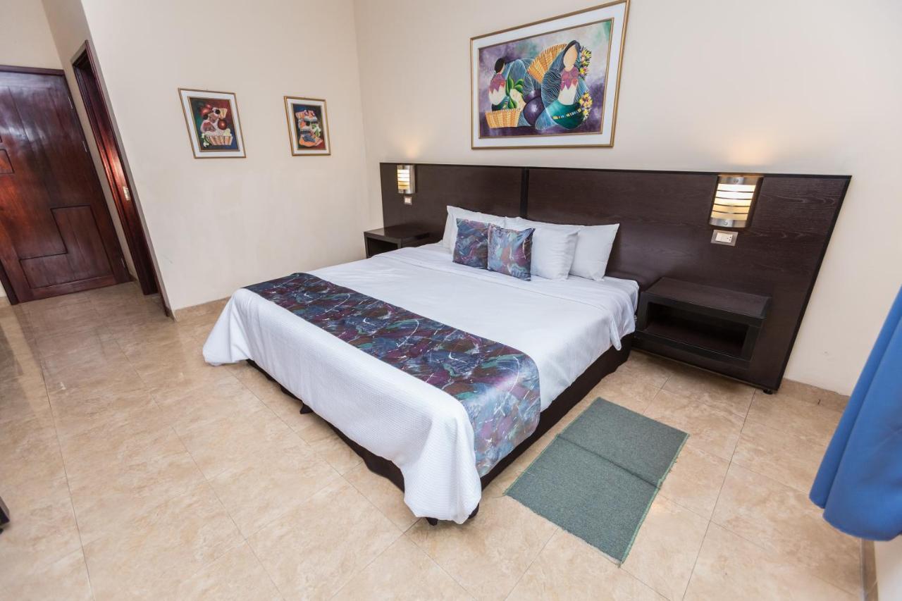 Park Hotel Santa Cruz Verapaz Bagian luar foto