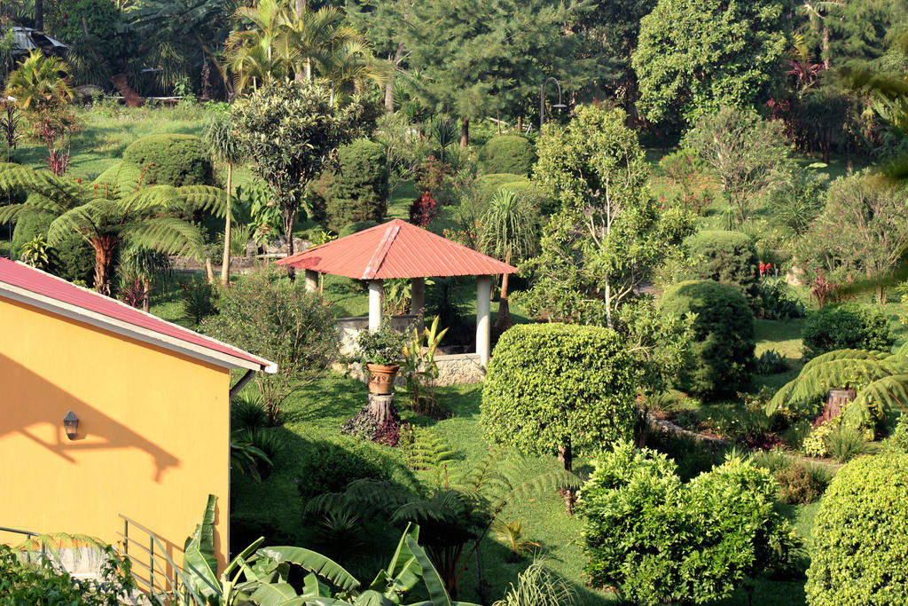 Park Hotel Santa Cruz Verapaz Bagian luar foto