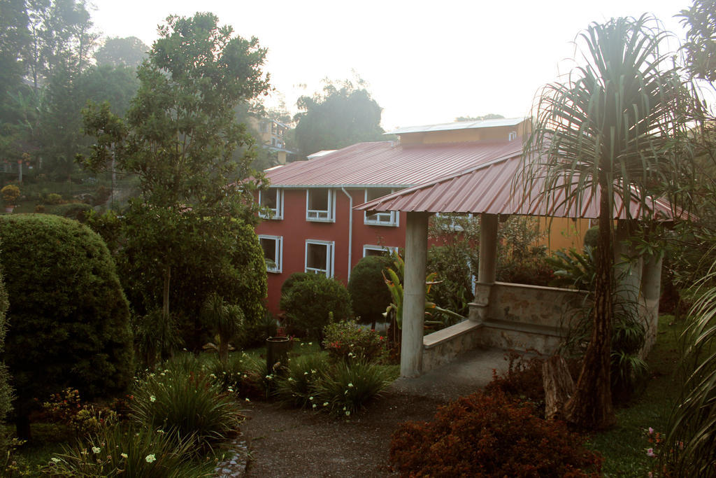 Park Hotel Santa Cruz Verapaz Bagian luar foto