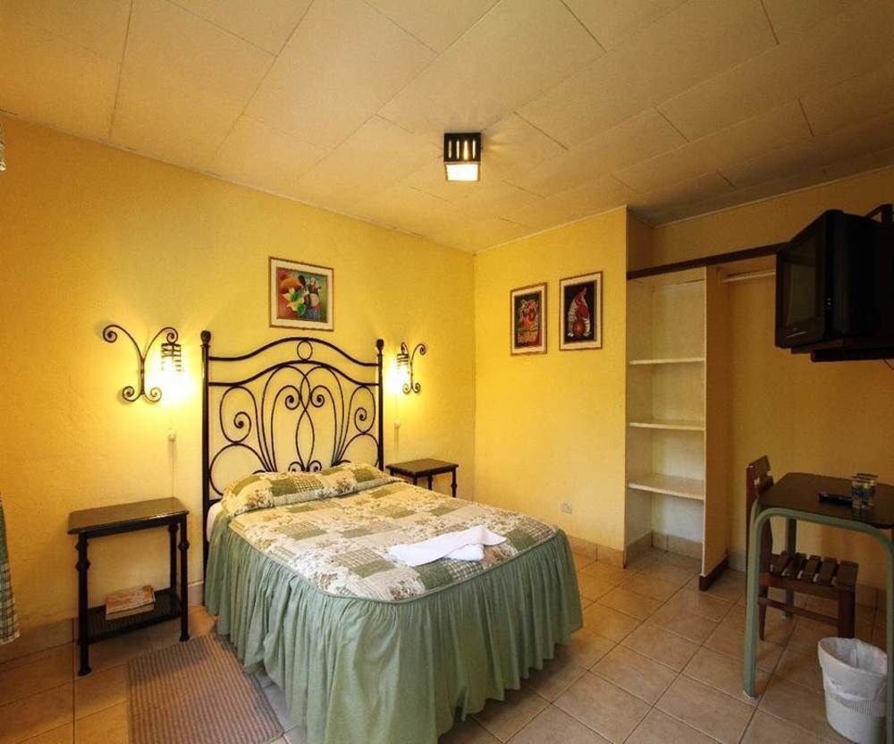 Park Hotel Santa Cruz Verapaz Bagian luar foto